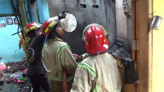 Pasang Gas LPG saat Kompor Menyala, Rumah Warga Jombang Terbakar