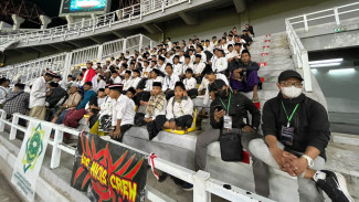 Ribuan Santri Mengawal Kemenangan Timnas Indonesia Kontra Turkmenistan