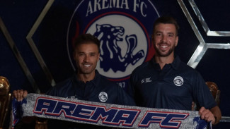 Arema FC Datangkan 2 Asisten Pelatih Asal Portugal Untuk Bantu Kerja Fernando Valente