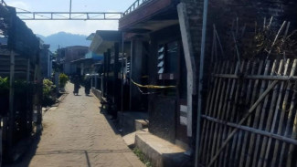 Diduga Cemburu Suami Tusuk Istri Lalu Bunuh Diri