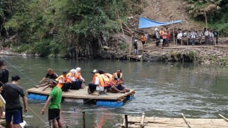 Rawan Kecelakaan, Perahu Rakit Pengangkut Siswa Di Kota Malang Bakal Dihentikan