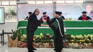 Bahas Integritas Gembala, Samuel Stevanus Silas Sukses Raih Gelar Doktor di I-3