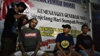 Pemuda di Kabupaten Malang Cukur Gundul Usai Putusan MK, Berharap Gibran Maju Cawapres