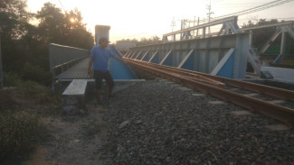 Cari Ayahnya, Balita Di Jombang Tewas Tersambar Kereta Api Argo Semeru