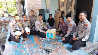 Sambangi Korban Laka, Kasat Lantas Polres Jombang Beri Motivasi