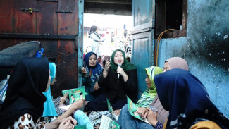 Relawan Asandra Salsabila Bertemu Ibu PKK Hingga Peringati Hari Santri di Malang