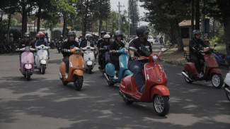 Saat para Rider Skuter Matic Vespa Keliling Kota Malang di Weekend Ride