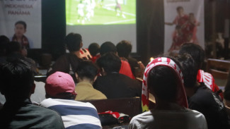 Serunya Nobar Timnas U-17 Bersama Kawan Gibran Meski Seri