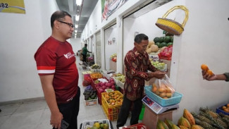 Usai Ikuti Senam, Ribuan ASN Pemkot Batu Belanja di Pasar Induk Among Tani