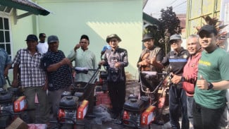 Bangun Optimisme Petani, PKB Kota Batu Berikan Bantuan Alat Pertanian