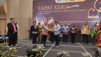 Universitas IBU Diganjar Penghargaan Usai Naik Status