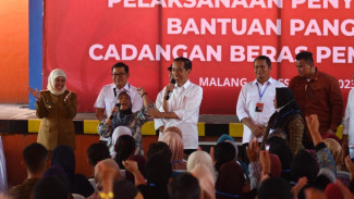 Bagikan 1.000 Paket Sembako, Presiden Jokowi Ungkapkan 2024 Jumlah Penerima Bertambah