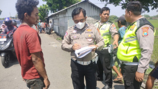 Tabrak Truk Fuso saat Putar Balik, Pengendara Motor di Jombang Tewas Terlindas