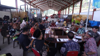 Respon Pj Wali Kota Batu Usai Didemo Menuntut Penangganan Sampah