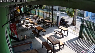 Asyik Rebahan, Sepeda Motor Milik Pelanggan Warung Kopi di Jombang Digondol Maling