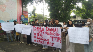 Gabungan Mahasiswa Malang Raya Turun ke Jalan Apresiasi Pemilu Damai