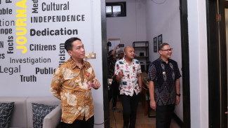Bentuk Kolaborasi, Aries Agung Paewai Resmikan Markas FJKB