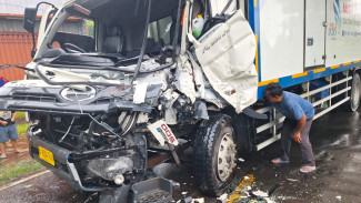 Hindari Sepeda Motor, Dua Truk di Jombang Terlibat Lakalantas