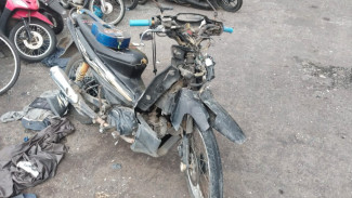 Terlalu Menikung Saat Berkendara, Pemotor di Jombang Tewas Usai Tabrak Truk