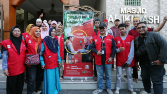 Ratusan Ibu-ibu Penggerak Dapur Bagikan Belasan Ribu Paket Kebaikan