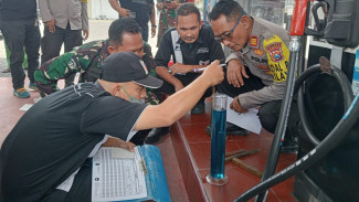 Dukung Persiapan Arus Mudik Lebaran, Polisi dan TNI di Jombang Sidak SPBU
