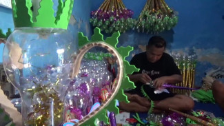 Jelang Malam Takbir Idul Fitri, Perajin Lampion di Jombang Ramai Pesanan