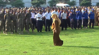 Hari Pertama Masuk Kerja, Puluhan ASN di Jombang Absen hingga Datang Terlambat saat Apel