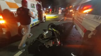 Gagal Nyalip Pengendara Motor PCX Tabrak Truk di Jombang hingga Tewas