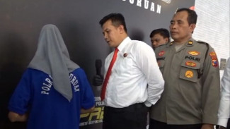 Ibu-ibu di Pasuruan Dibekuk Polisi Akibat Diduga Jual Sabu, Tersangka: Saya Kira Garam Dari Dukun