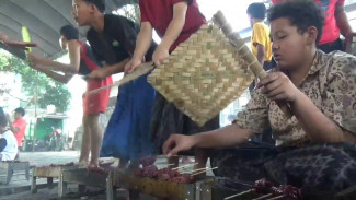 Idul Adha Asik Dengan Tradisi Santri Nyate di Ponpes Tebuireng Jombang