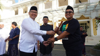 Lebih Dekat dengan Alfi Nurhidayat, Insinyur Infrastruktur yang Ahli Sembelih Hewan Kurban