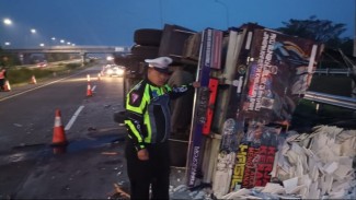 Tabrakan Truk dan Bus di Tol Jombang, Kondektur Bus Tewas