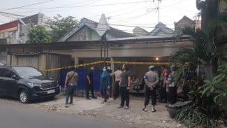 Polisi Gerebek Rumah Bekas Foto Copy Diduga Pabrik NarkobaLokasinya berada disekitar 50 meter dari K
