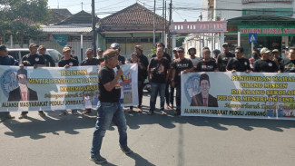 Sengkarut PPDB, Warga Jombang Demo Minta Menteri Pendidikan Dicopot