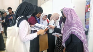 Ribuan Pencari Kerja Padati Job Fair di Gedung Harmoni Pasuruan