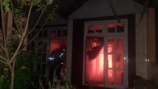 Konsleting Listrik, Rumah di Jombang Terbakar hingga Kerugian Capai Ratusan Juta