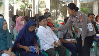 Satlantas Polres Jombang Beri Kenyamanan Bagi Penyandang Disabilitas saat Urus SIM D