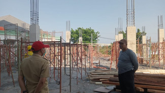 Pekerja dari CV Melati Kurai, Diduga Abaikan K3 saat Bangun Gedung IGD RSUD Ploso Jombang
