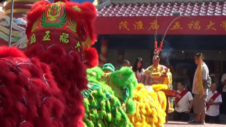 Unik! Begini Ritual Blessing Arwah Patung Dewa di Klenteng Jombang
