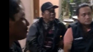 Diduga Peras Dokter di Jombang, Oknum LSM Asal Surabaya Digrebek Warga