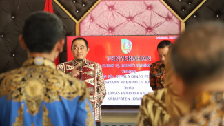 Buntut Video Viral Skandal Dugaan Asusila, Kadis dan Sekretaris Dikbud Jombang Dinonaktifkan