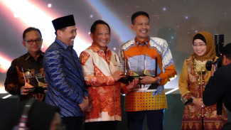Wahyu Hidayat Terima 3 Penghargaan Sekaligus Karena Dinilai Sukses Jadi Pj Wali Kota Malang