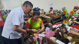 Buruh Pabrik Rokok Nyatakan Dukungan ke Abah Anton di Pilwali Kota Malang