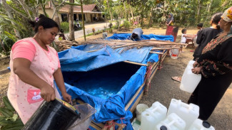Demi Warga, Ketua RT di Malang Kemas Air Bersih Untuk Mereka Yang Terdampak Kekeringan