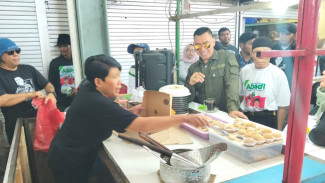 Dukungan Dari Pedagang Pasar Ke Abah Anton - Dimyati Terus Menguat