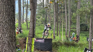 Serunya Seeding Run 76 Indonesian Downhill di Klemuk Bike Park Batu, Adu Kecepatan di Trek Licin