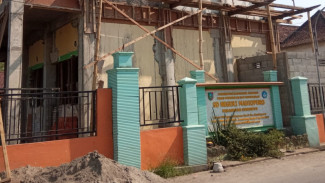Jelang Masa Berakhir Kontrak, Pelaksanaan Rehab Gedung SD Negeri di Jombang Belum Rampung