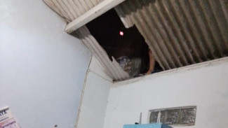 Kabur Dari Kejaran Polisi, Gengster di Jombang Justru Jatuh Dari Atap Rumah Pak RT