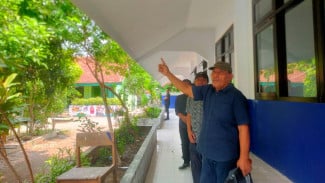 Sidak Lanjutan di SMP Negeri 6 Jombang, DPRD Sebut Standar Pekerjaan Buruk