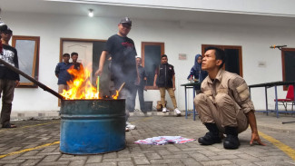 Jelang Coblosan, Seribu Lebih Surat Suara Dimusnahkan KPU Kota Malang